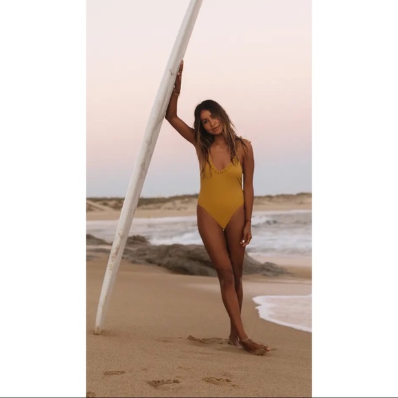 Billabong ‘Last Sun’ One Piece - Picture 6 of 13